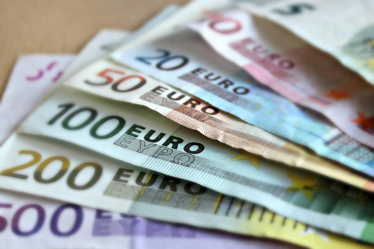 banknoty, euro, doplaty