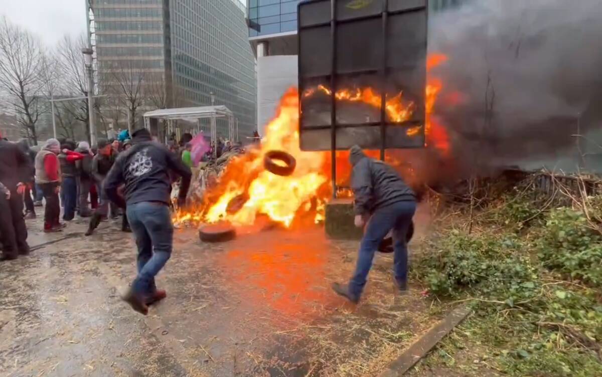 pożar, rolnicy, opony, Bruksela 